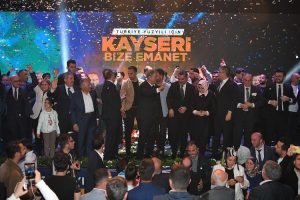 AK Parti Kayseri vekil adayları iftarda buluştu