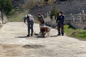 Kayseri Melikgazi’de mezarlıklar bayrama hazırlanıyor