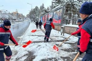 Nevşehir Belediyesi’nden kar mesaisi