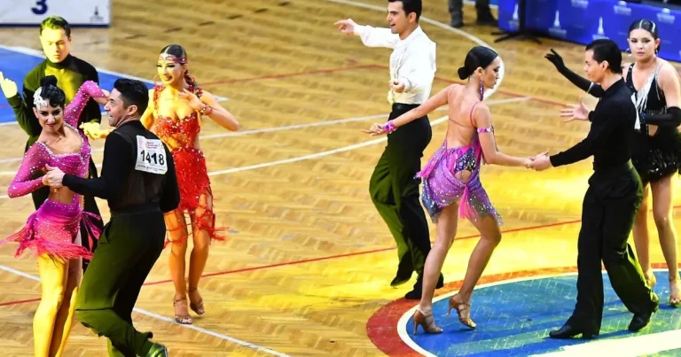 İzmir’de dansçıların kıyasıya rekabeti
