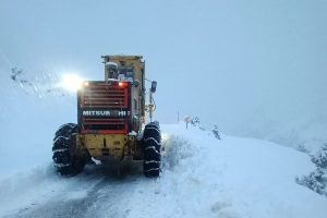 Kayseri Büyükşehir kırsalın kardan kapanan yolunu açtı
